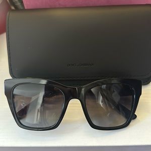 ❌SOLD❌AUTHENTIC DOLCE & GABBANA SUNGLASSES 52MM
